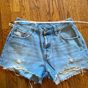 Levi’s cutoff 501 shorts